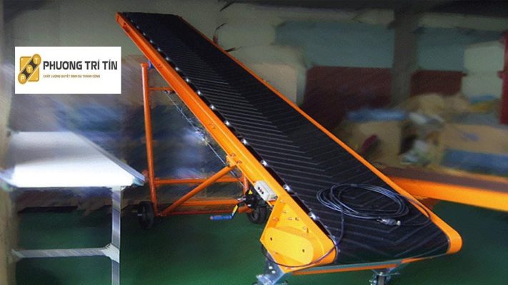 băng tải nâng hạ hàng hóa