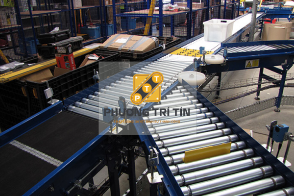 băng tải con lăn thép