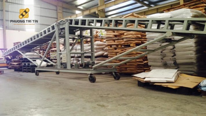 băng tải nâng hạ công nghiệp