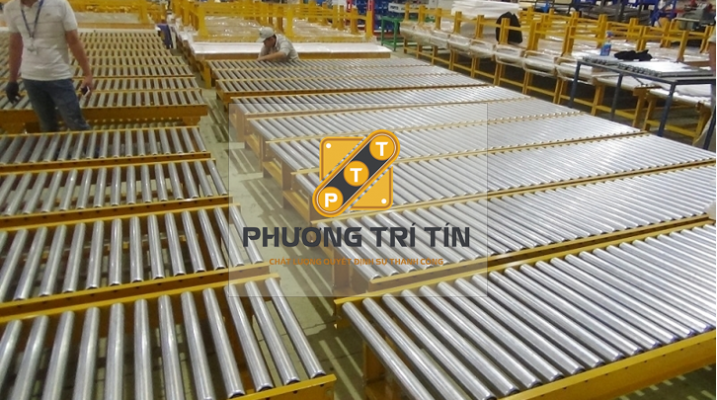 băng tải con lăn inox