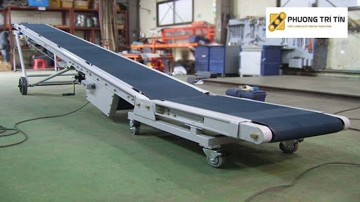 giá băng tải nâng hạ