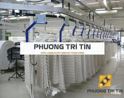 Ứng dụng băng tải treo trong may mặc Ứng dụng băng tải treo trong may mặc
