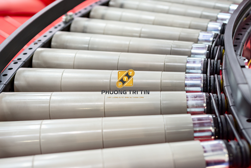  băng tải con lăn nhựa